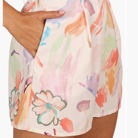 Petal & Pup Carey Cropped Top - Picture 2 of 9